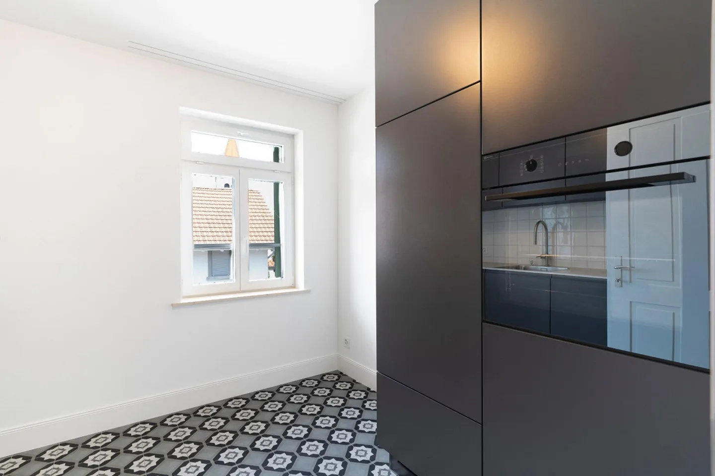 Appartamento 5 locali ristrutturato con stile a Rorschach - Foto 4 di 9