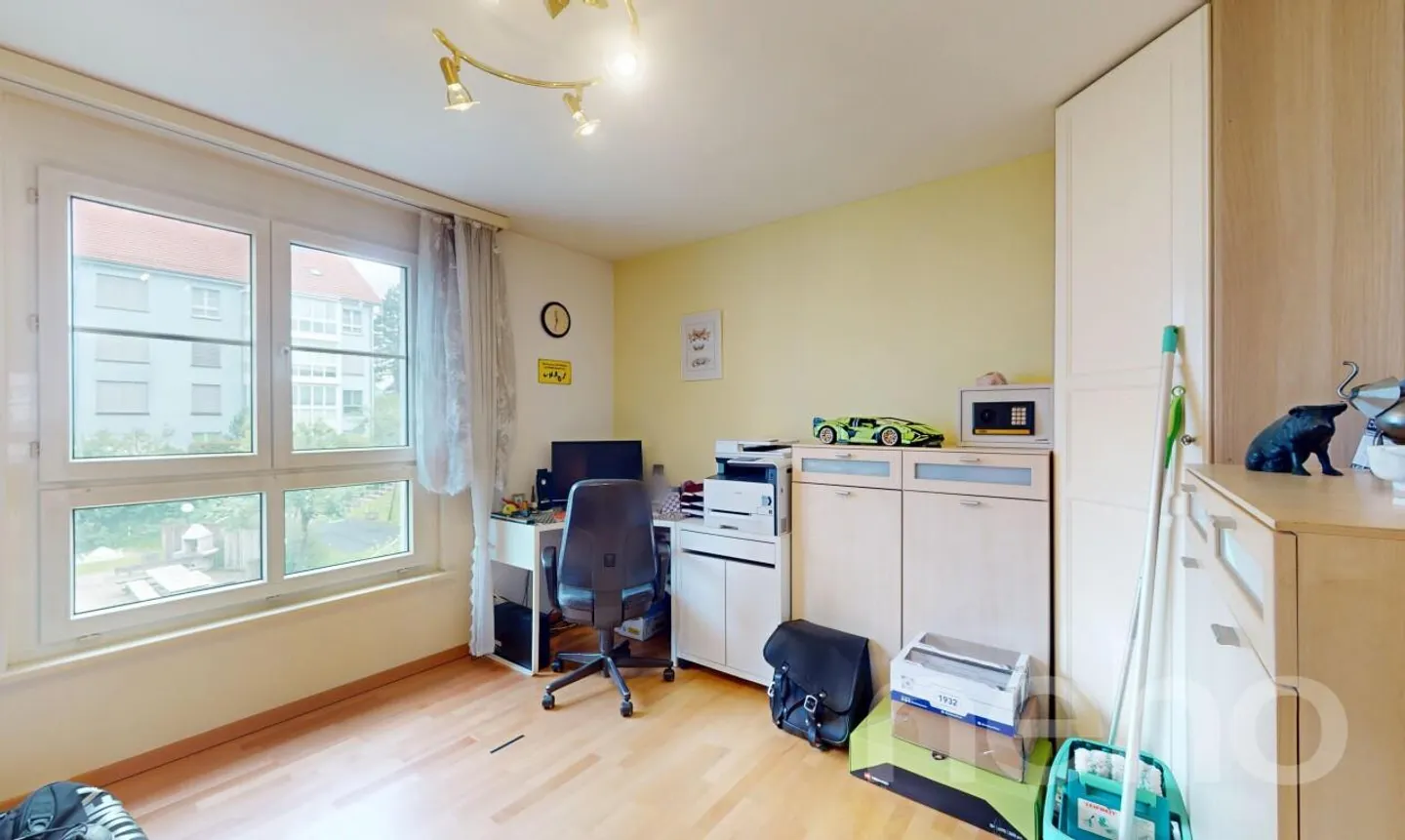 Charmante appartement 3.5 pièces avec jardin d'hiver & cheminée à Wittenbach - Photo 8 sur 11