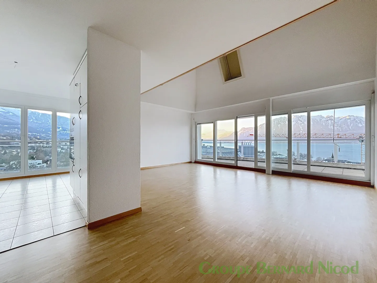 3.5 Room Apartment - Photo 2 of 12