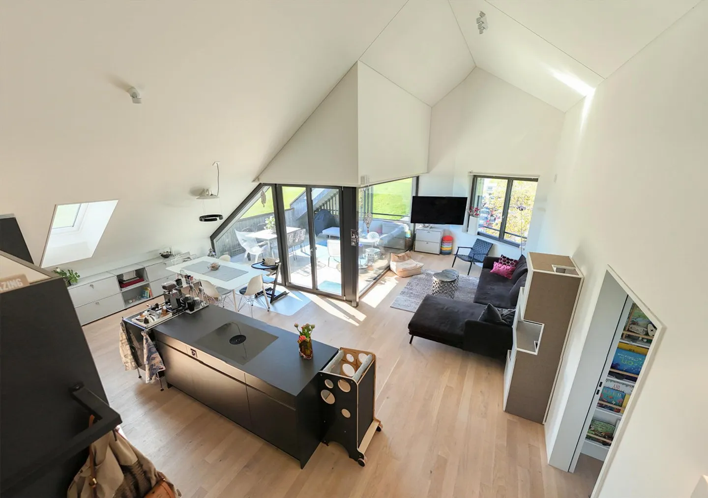 Appartamento attico 3 1/2 locali ultra moderno con loggia e vista lago a Mörschwil - Foto 3 di 10