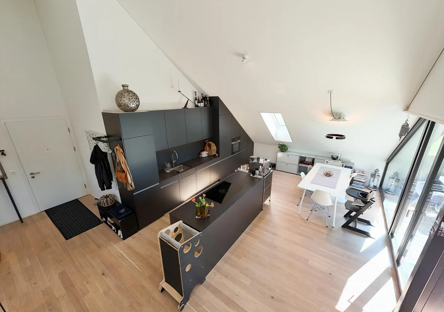 Appartamento attico 3 1/2 locali ultra moderno con loggia e vista lago a Mörschwil - Foto 4 di 10
