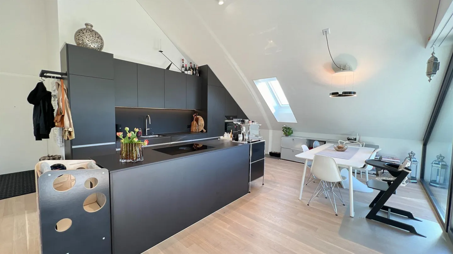 Appartamento attico 3 1/2 locali ultra moderno con loggia e vista lago a Mörschwil - Foto 5 di 10