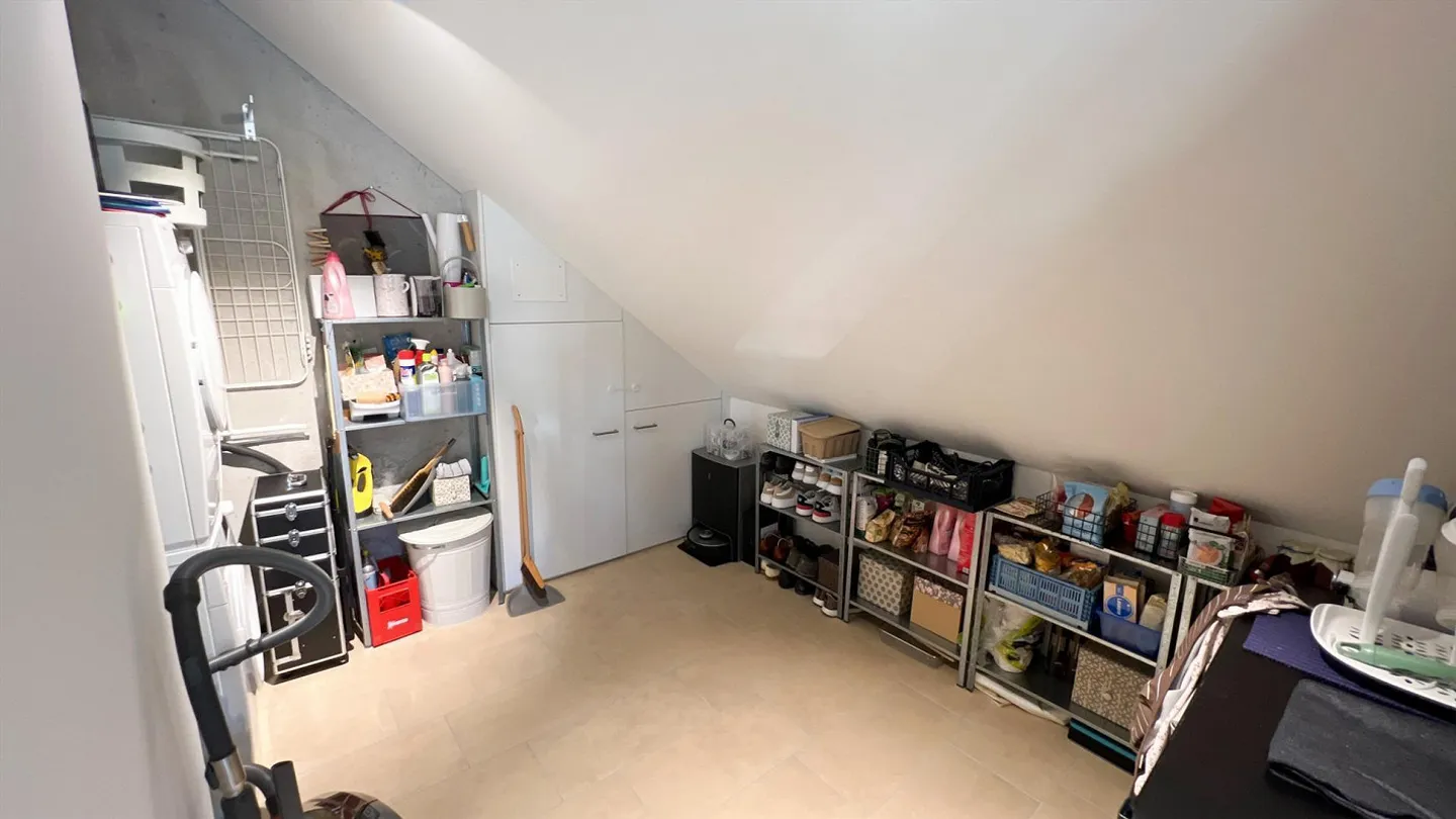 Appartamento attico 3 1/2 locali ultra moderno con loggia e vista lago a Mörschwil - Foto 9 di 10