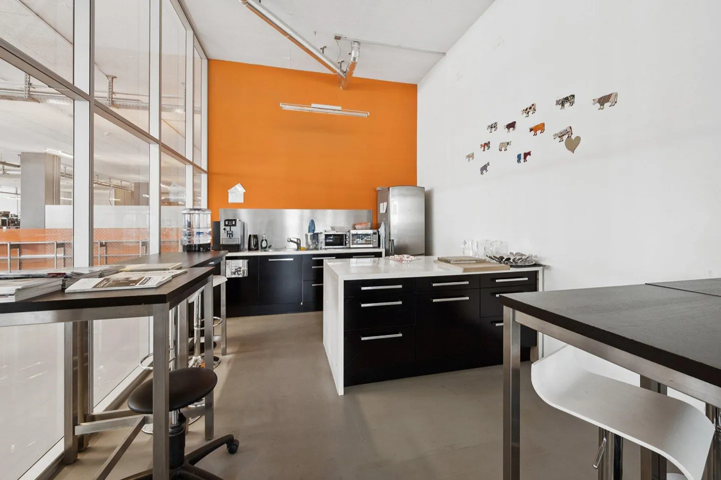 Ready-to-move-in offices with high ceilings – Work directly on the Rhine - Photo 10 of 11