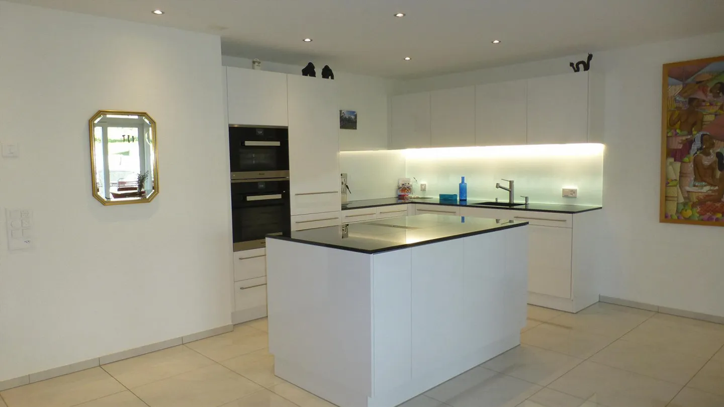 Luxuriöse Gartenwohnung - Foto 2 von 6