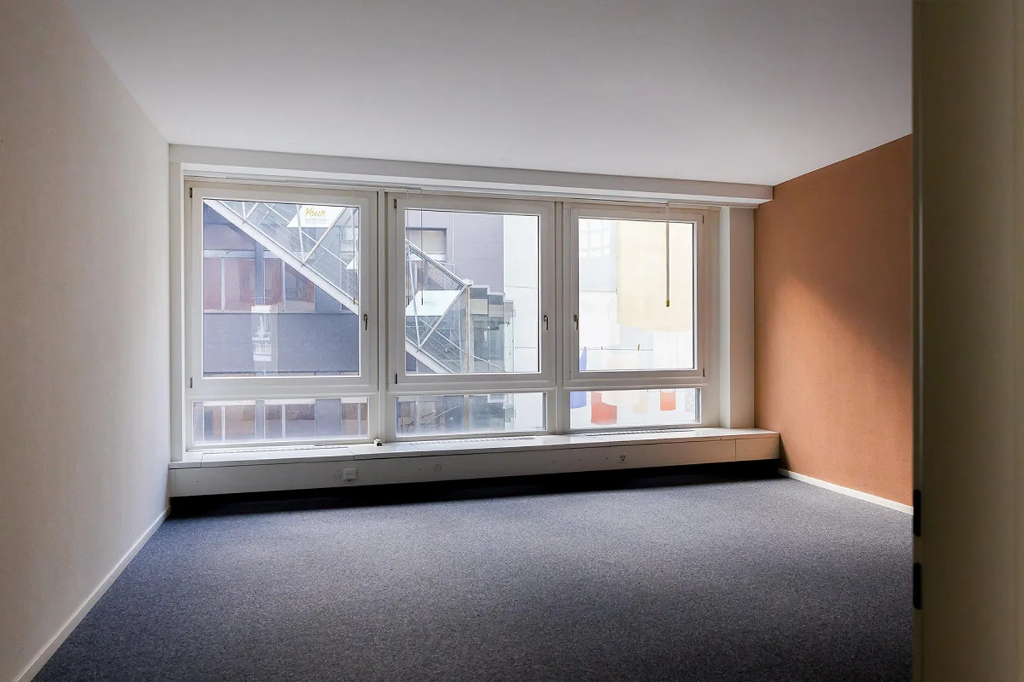 Central bright office spaces near SBB - Photo 2 of 4