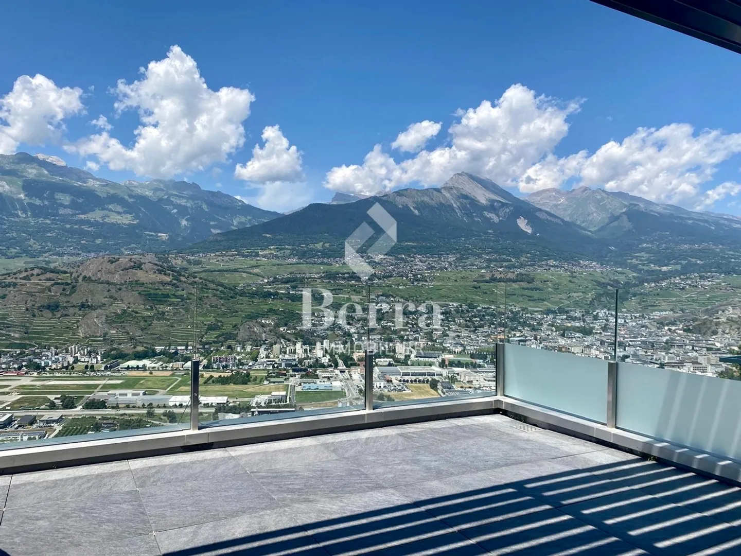 Guaranteed heartthrob for this superb 3.5 room apartment - Photo 3 of 24