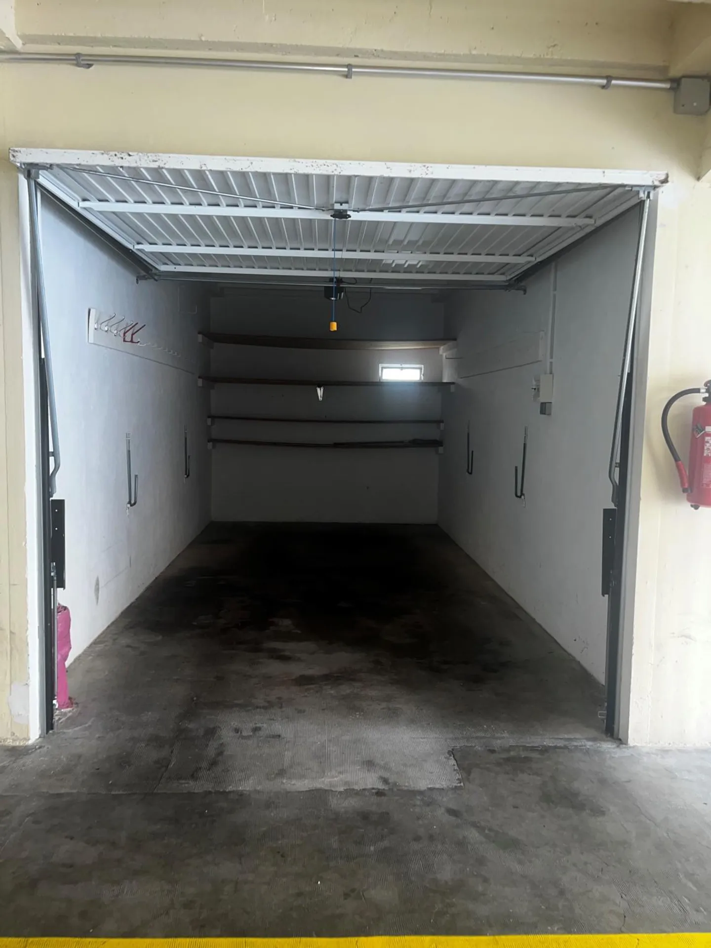 Scatola spaziosa, chiusa e sicura - Foto 2 di 2