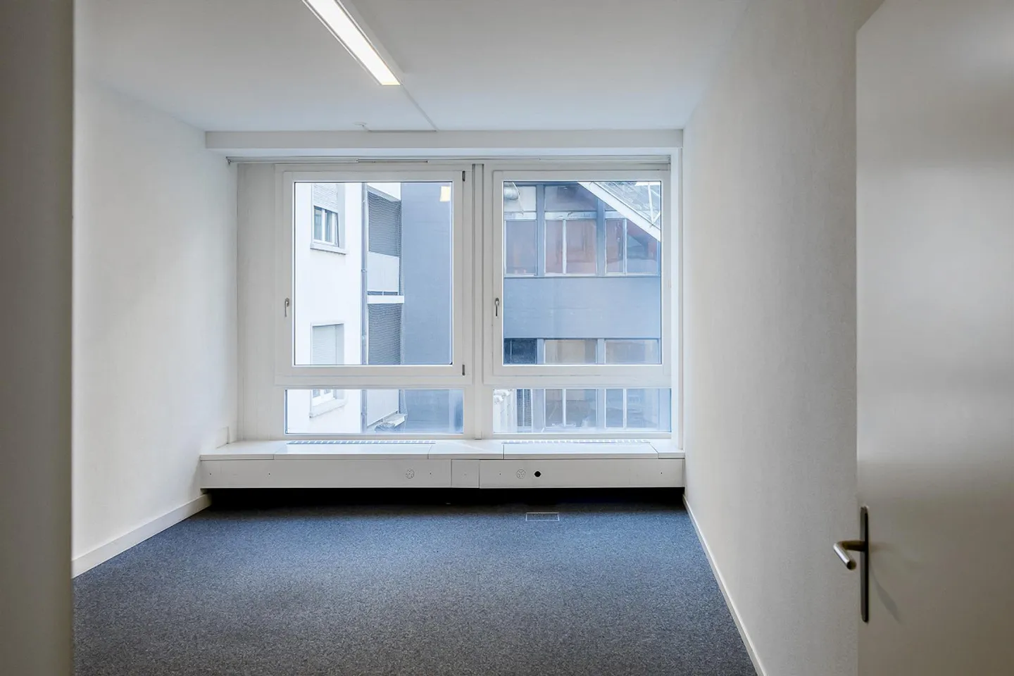 Central bright office spaces near SBB - Photo 3 of 4