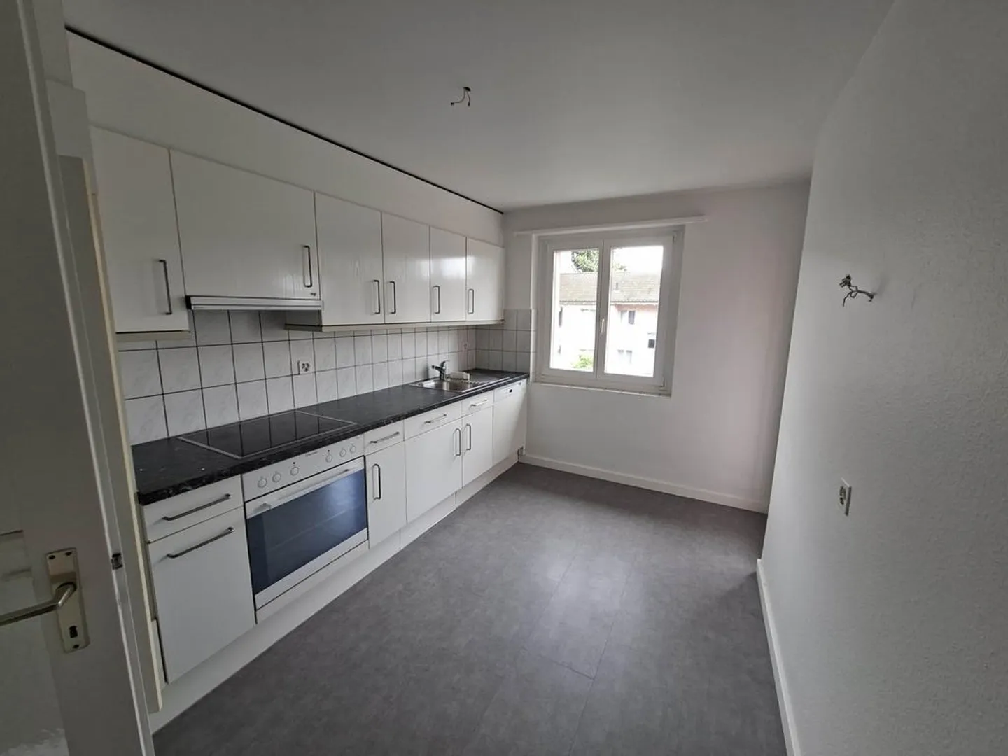 4-room apartment in the heart of Birsfelden - Photo 2 of 12