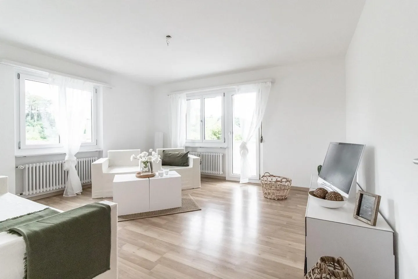 Nature-friendly and bright 4-room apartment in Melchnau - Photo 5 of 11