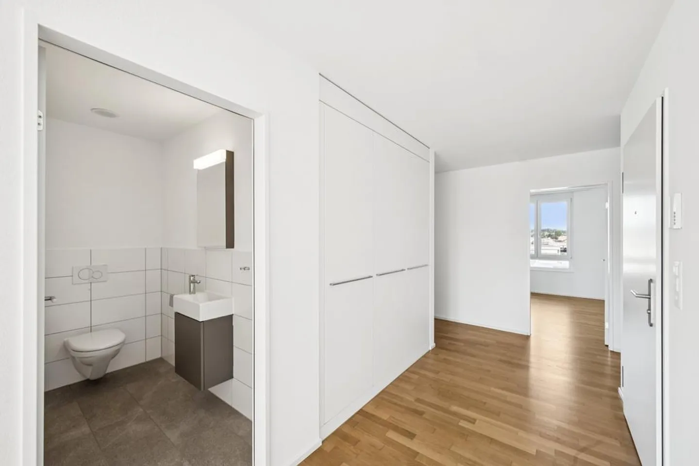 4.5 stanze - Appartamento attico con terrazza soleggiata - Foto 10 di 12