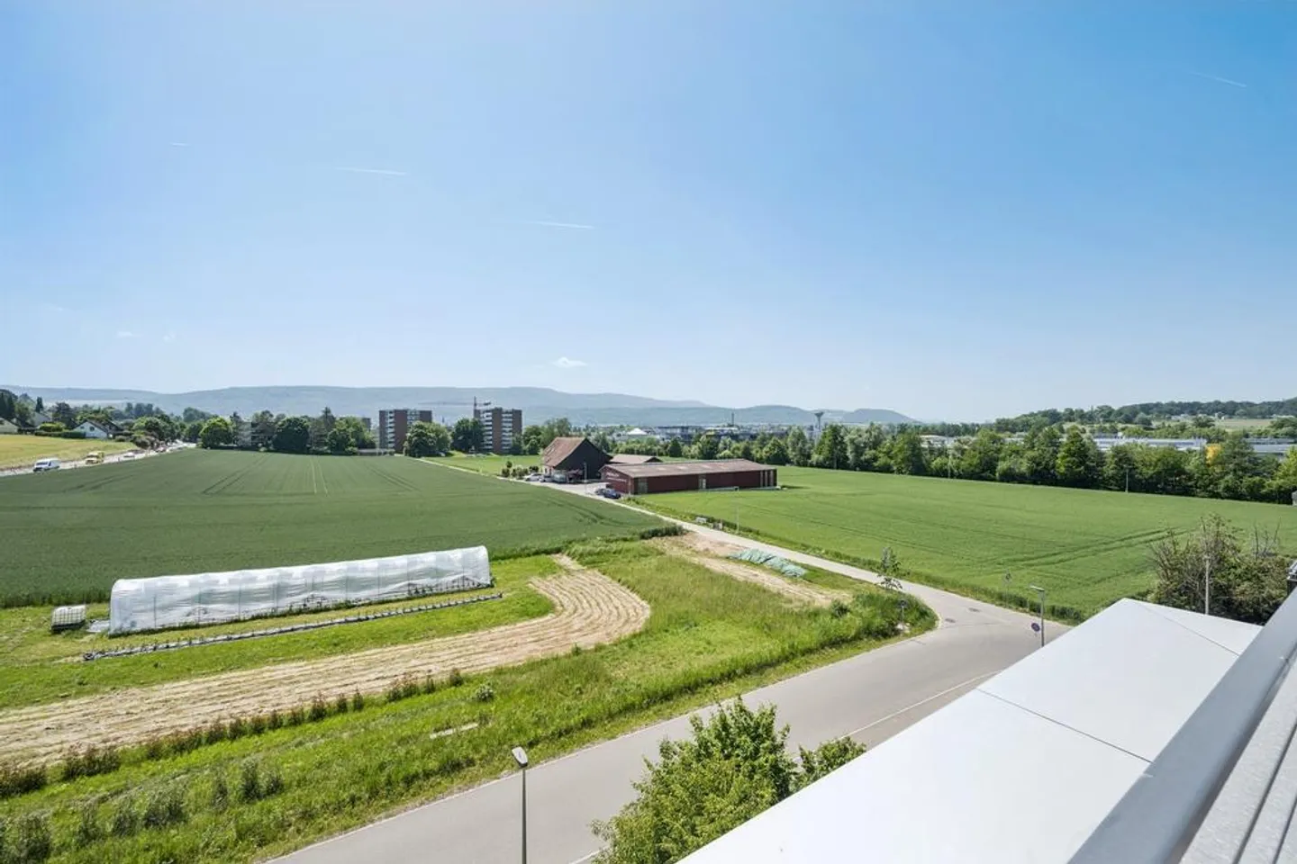 4.5 stanze - Appartamento attico con terrazza soleggiata - Foto 11 di 12