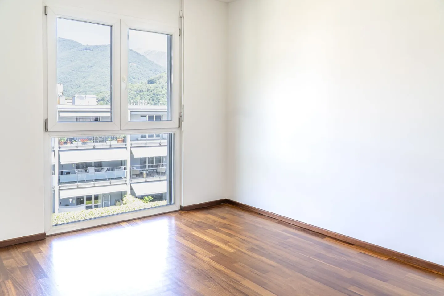 Spacious 4.5-room apartment with terrace - Photo 5 of 7