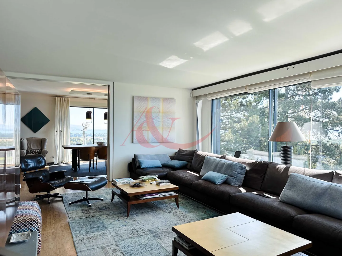 Stunning Villa with Lake View - Photo 8 of 11