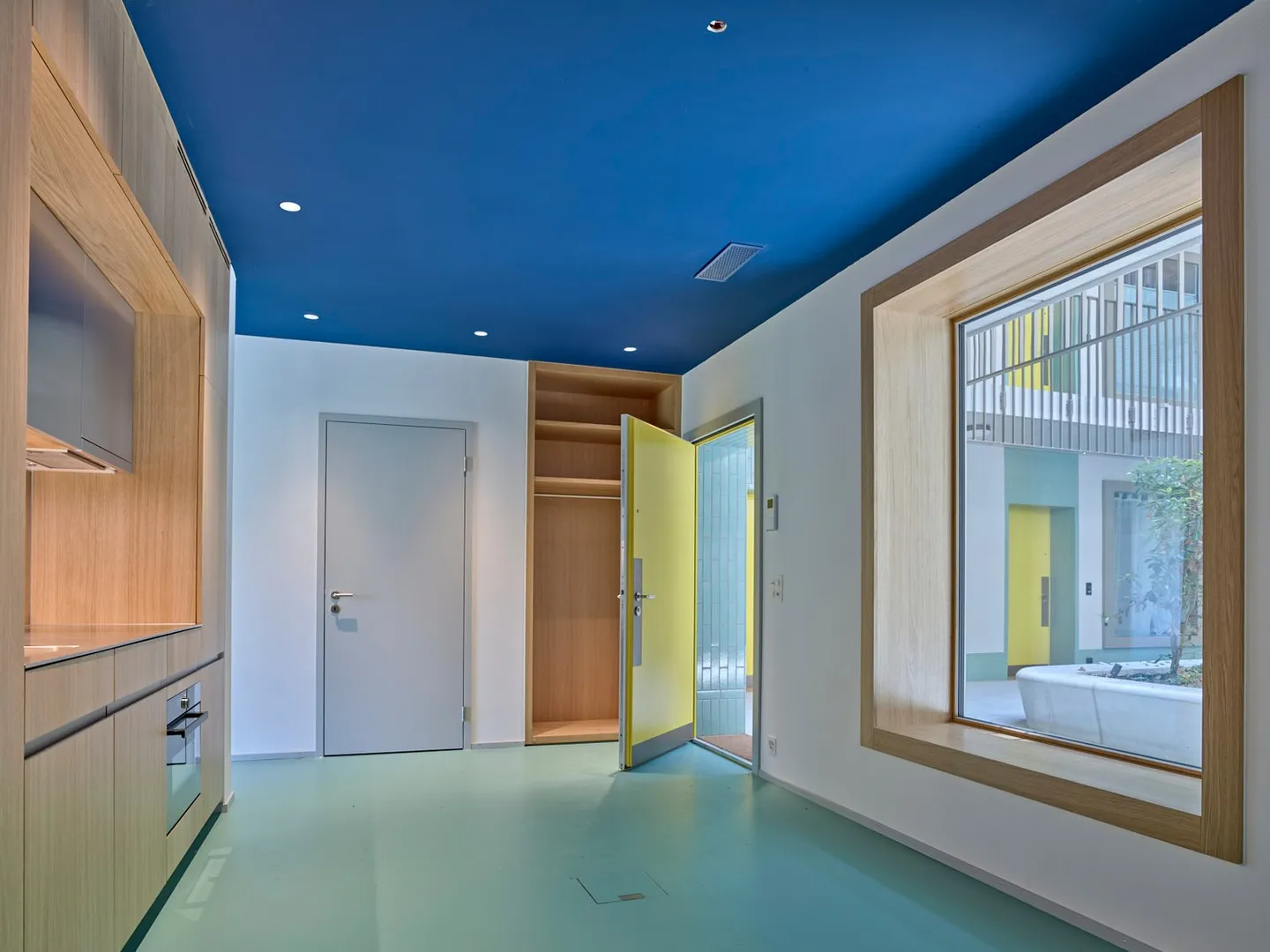 91m² Büro-/Verkaufsfläche im EG mit Küche & Nebenräumen in Embrach - Foto 1 von 6