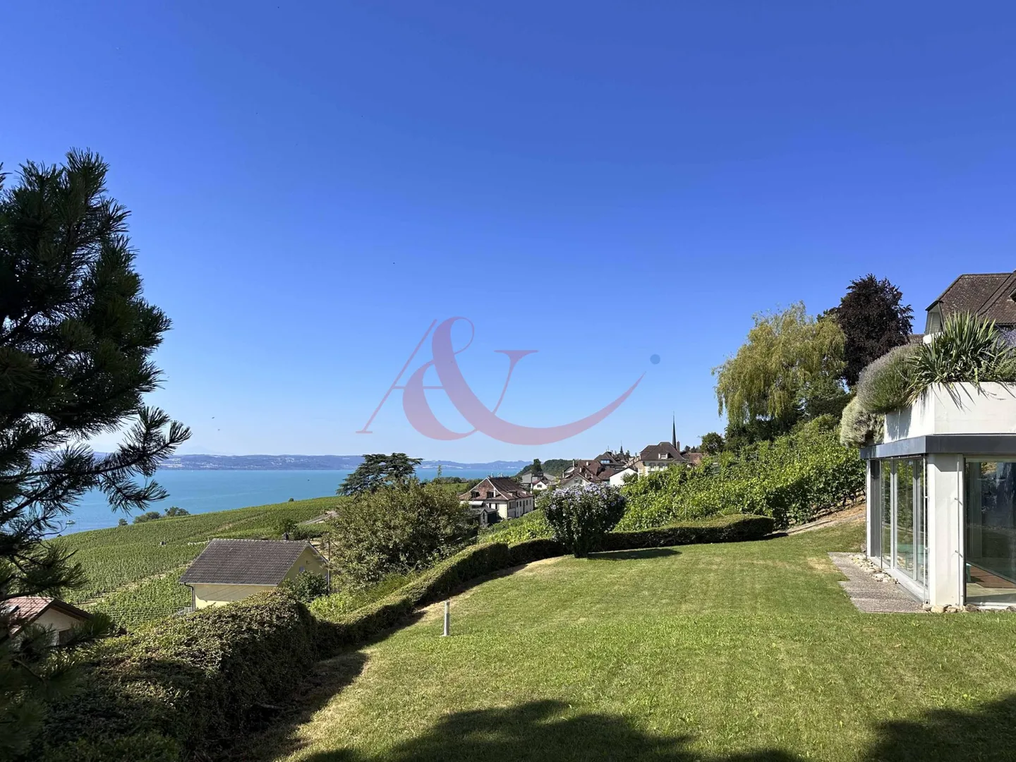 Stunning Villa with Lake View - Photo 11 of 11