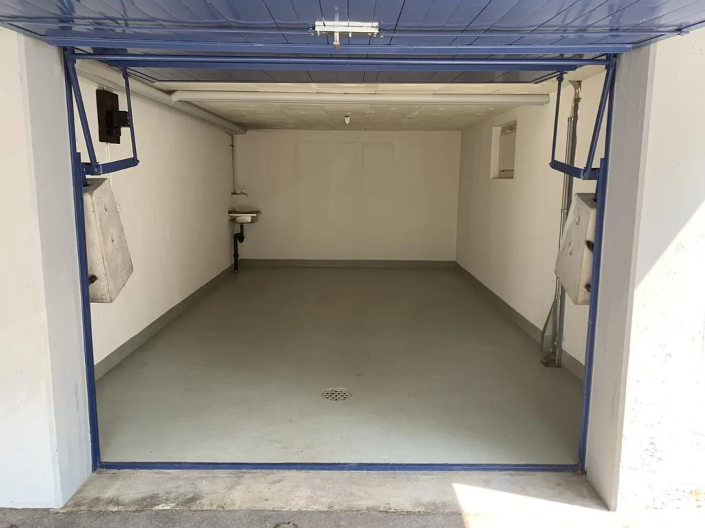 Box garage a 8304 Wallisellen - Foto 2 di 3