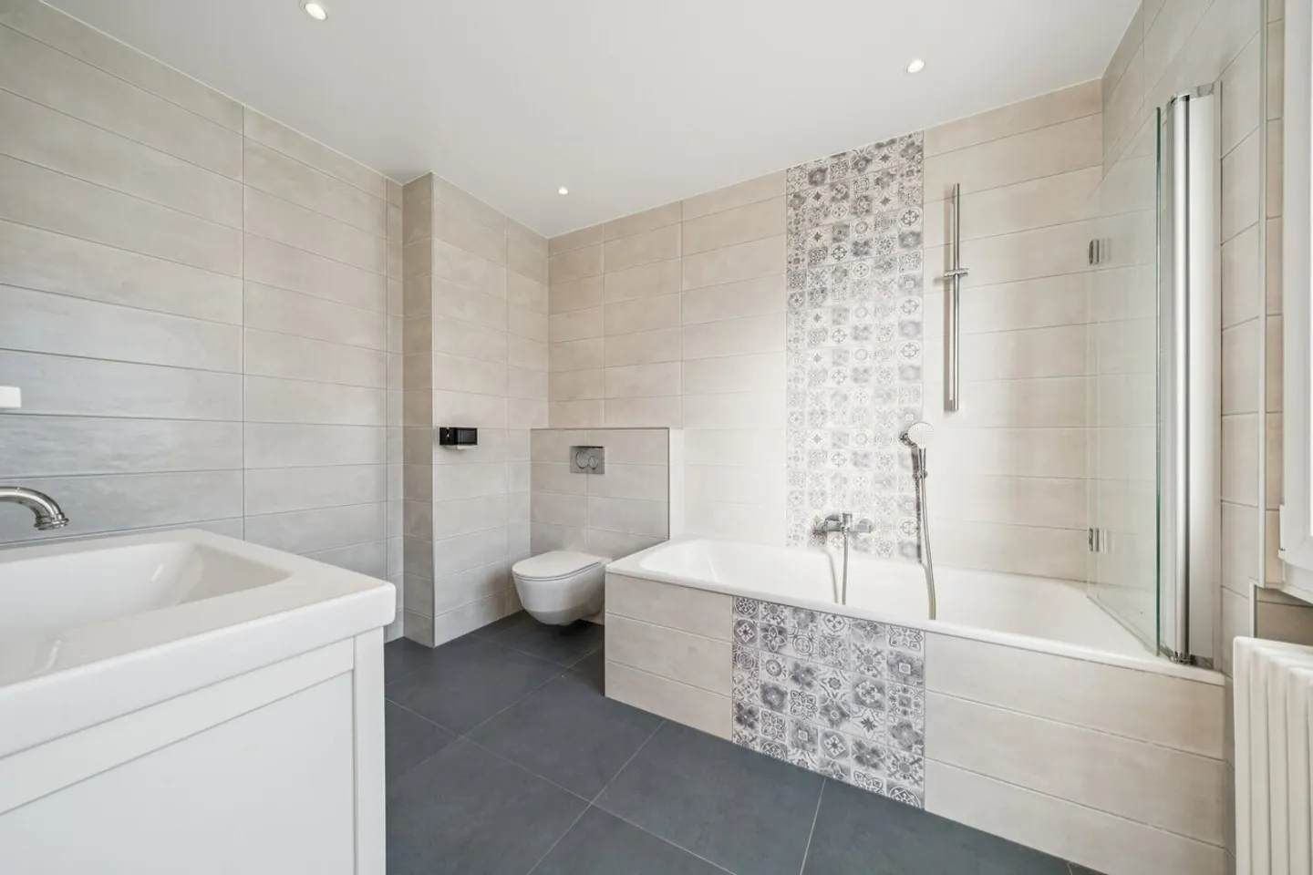 Magnifique appartement de 4 1/2 pces avec terrasse et jardin privatif - Photo 6 sur 13