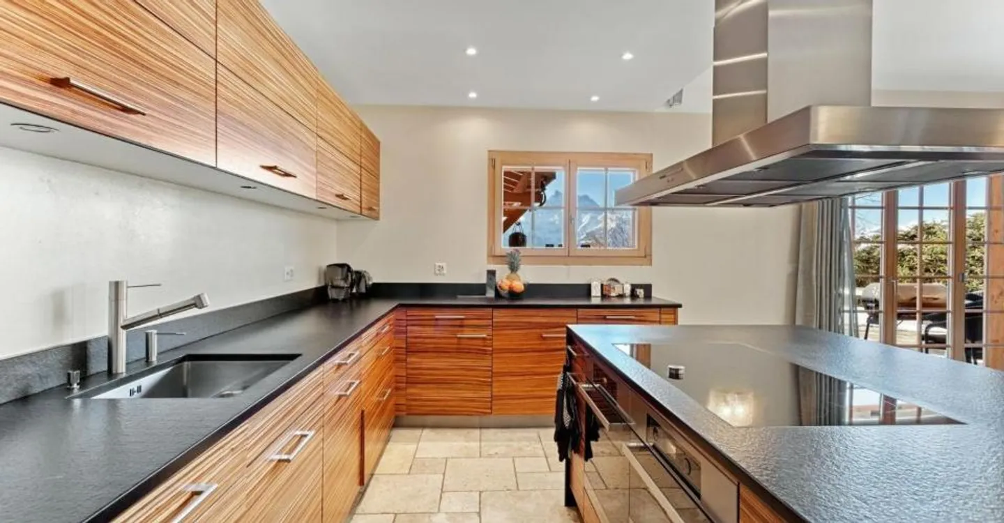 Exceptional 15-room chalet, elevator and panoramic view! - Photo 11 of 11