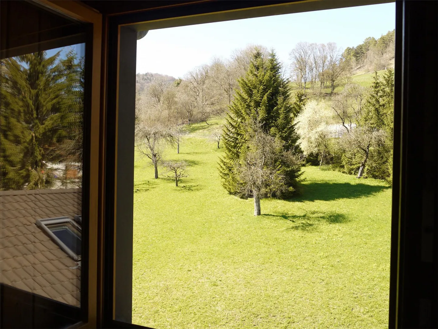 Appartement spacieux et lumineux de 3,5 pièces à Merishausen - Photo 3 sur 11