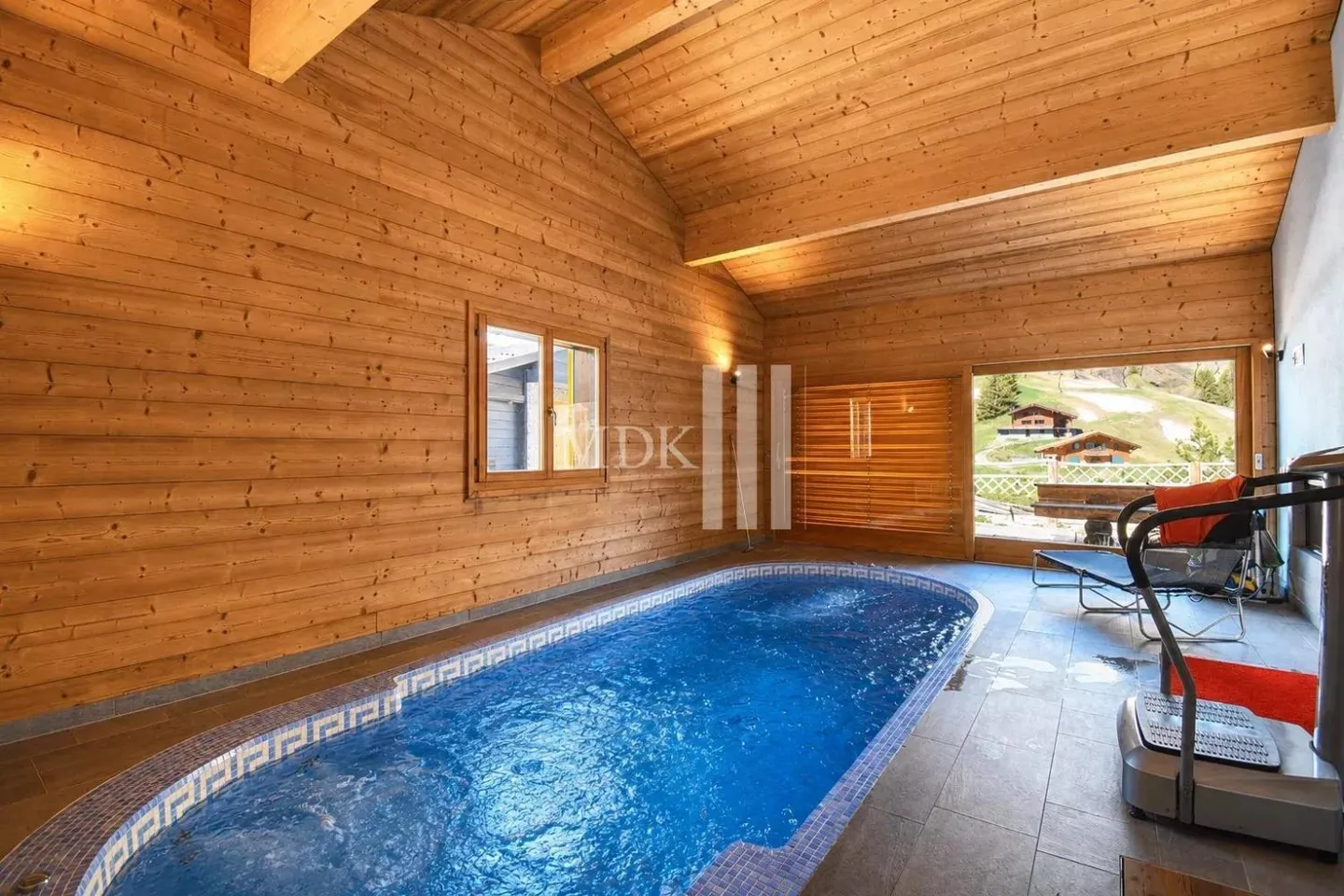 Luxury Chalet with Mountain Views - Photo 2 of 13