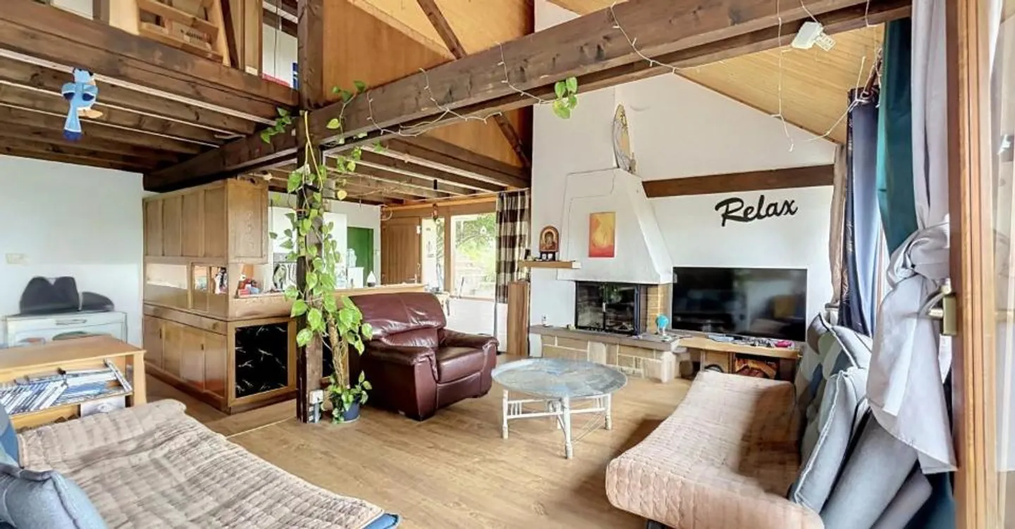 Charmantes Chalet im Herzen einer grünen Umgebung - Foto 1 von 13