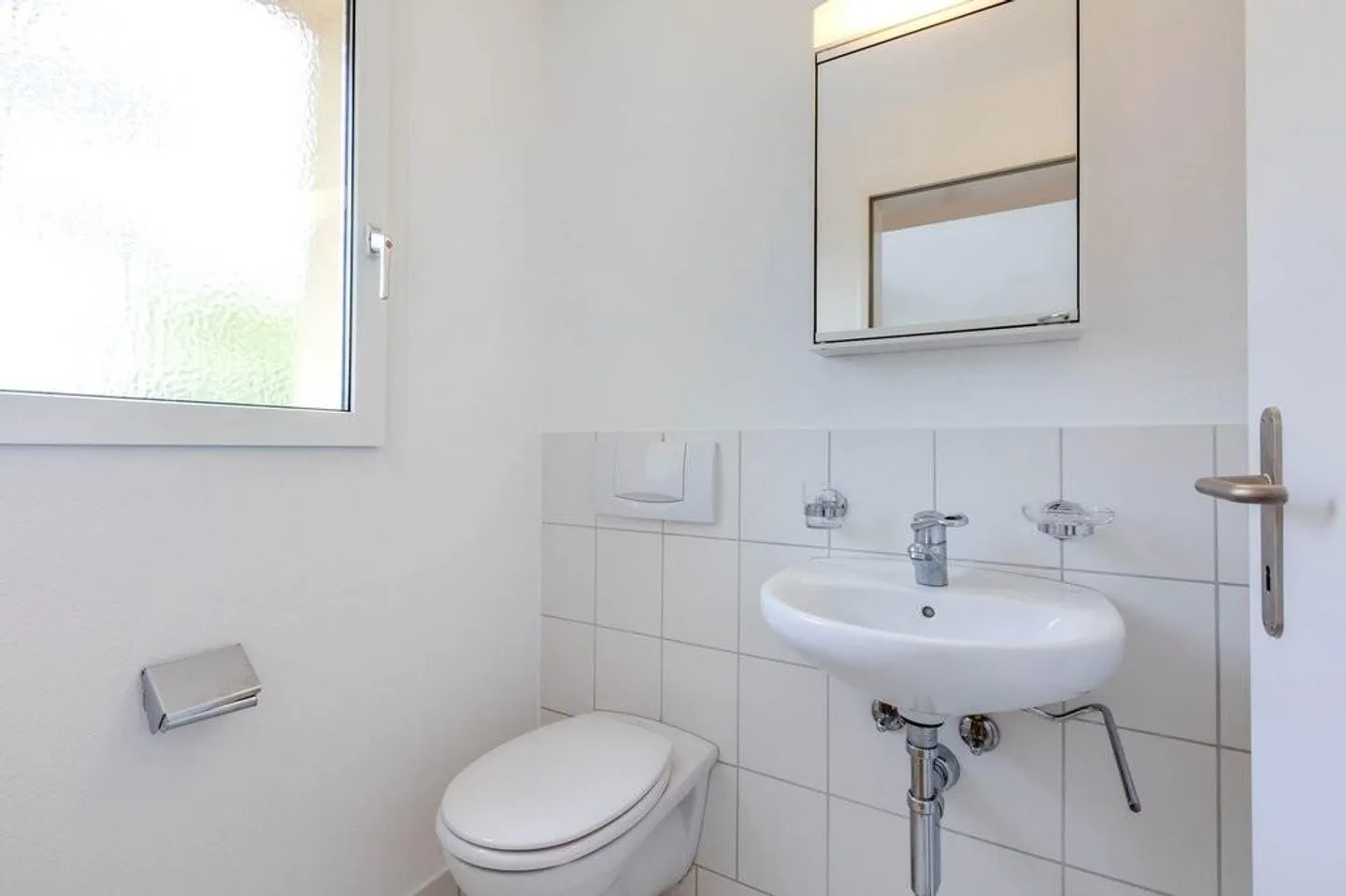 Modern 4.5-Z' Maisonette Apartment in Reinach - Photo 4 of 9