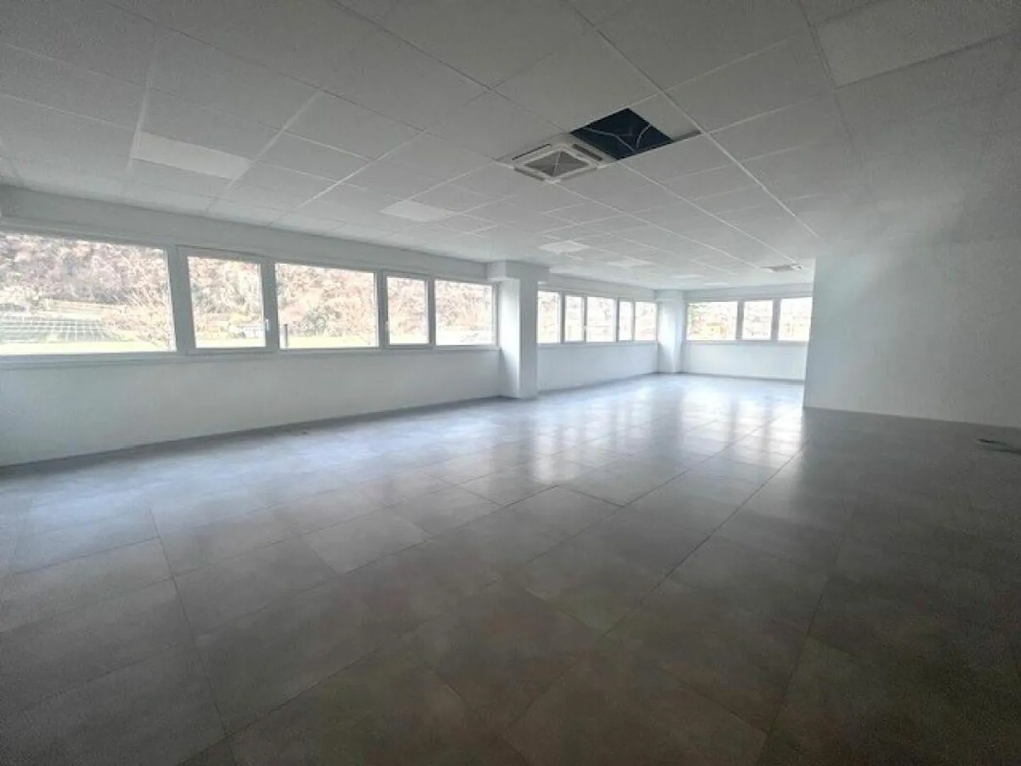 BÜROS UND GEWERBLICHE FLÄCHEN IN MODERNEM GEBÄUDE - Foto 5 von 18