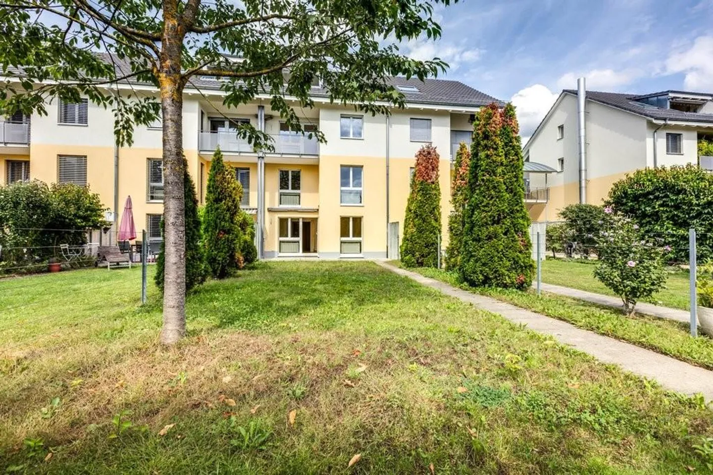 Modern 4.5-Z' Maisonette Apartment in Reinach - Photo 8 of 9