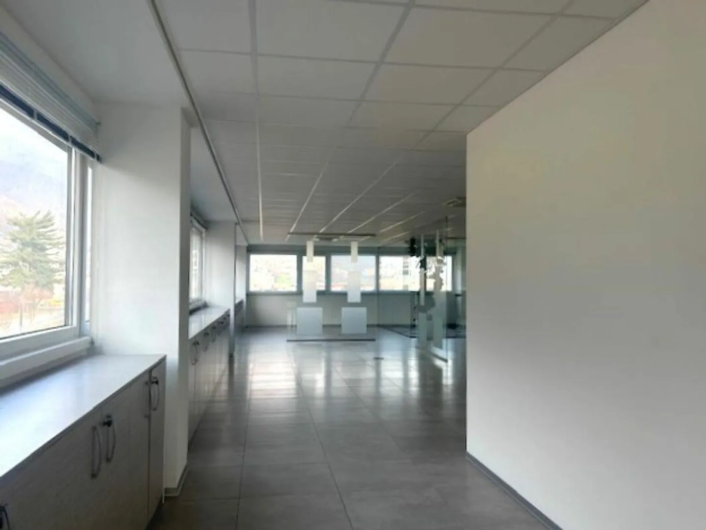 BÜROS UND GEWERBLICHE FLÄCHEN IN MODERNEM GEBÄUDE - Foto 10 von 18