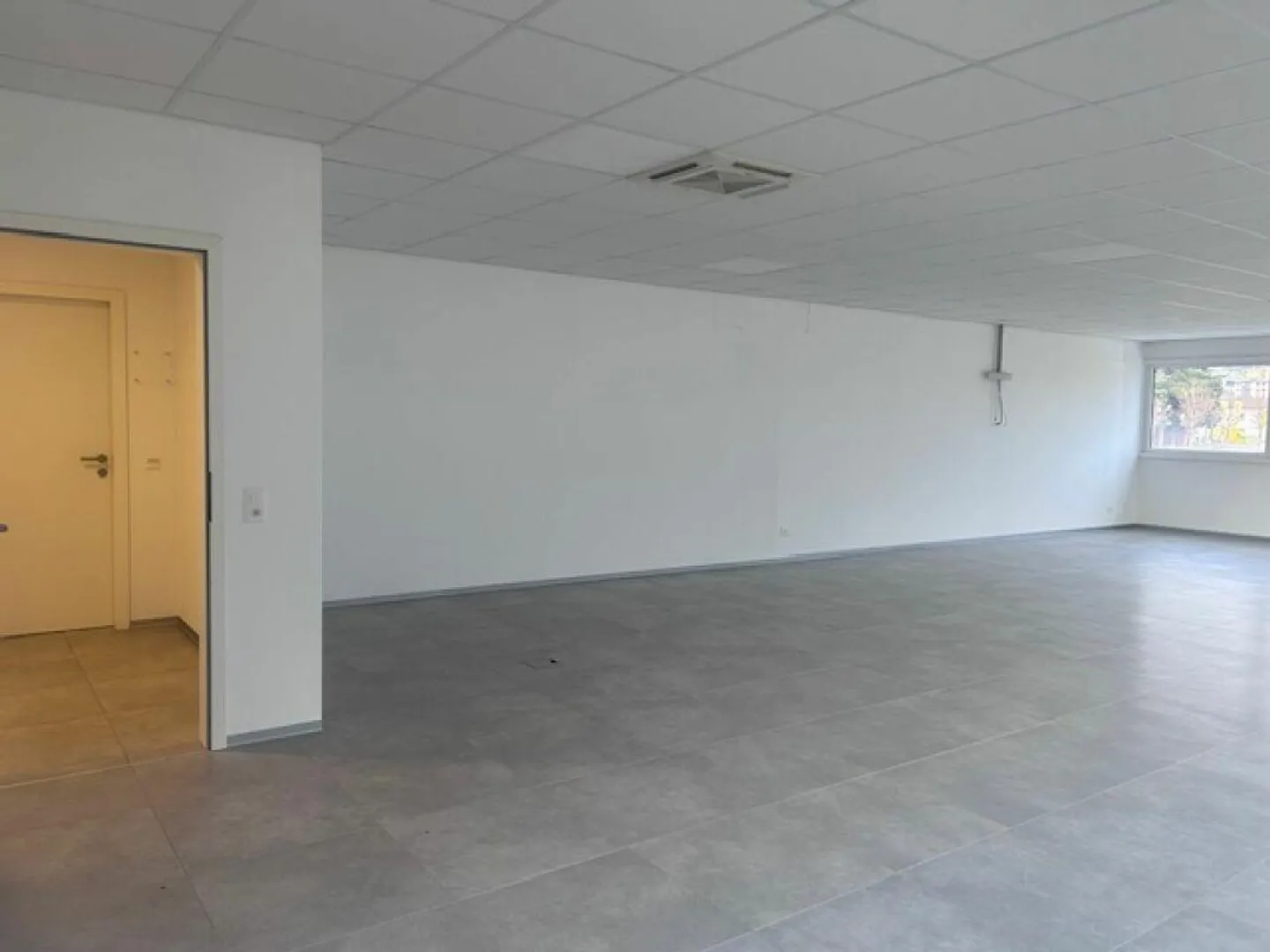 BÜROS UND GEWERBLICHE FLÄCHEN IN MODERNEM GEBÄUDE - Foto 12 von 18