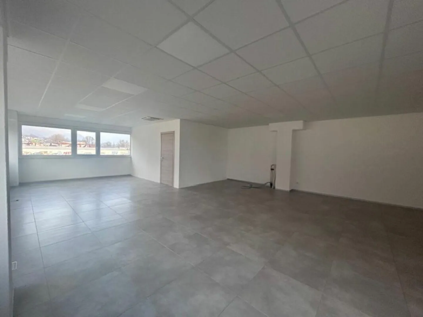 BÜROS UND GEWERBLICHE FLÄCHEN IN MODERNEM GEBÄUDE - Foto 13 von 18