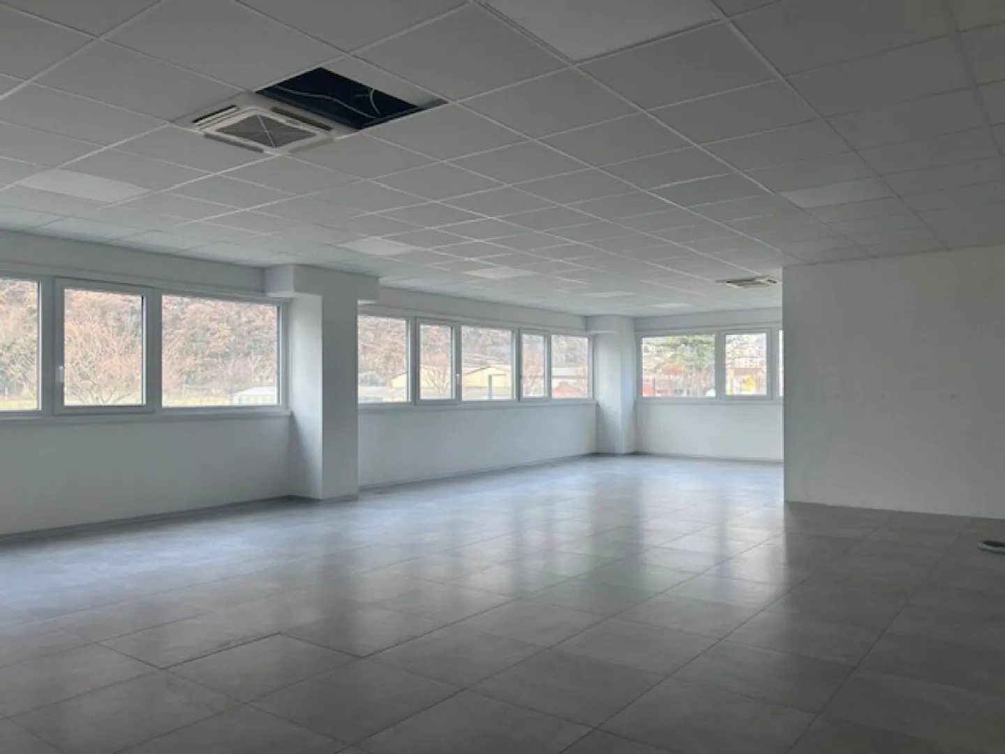 BÜROS UND GEWERBLICHE FLÄCHEN IN MODERNEM GEBÄUDE - Foto 14 von 18