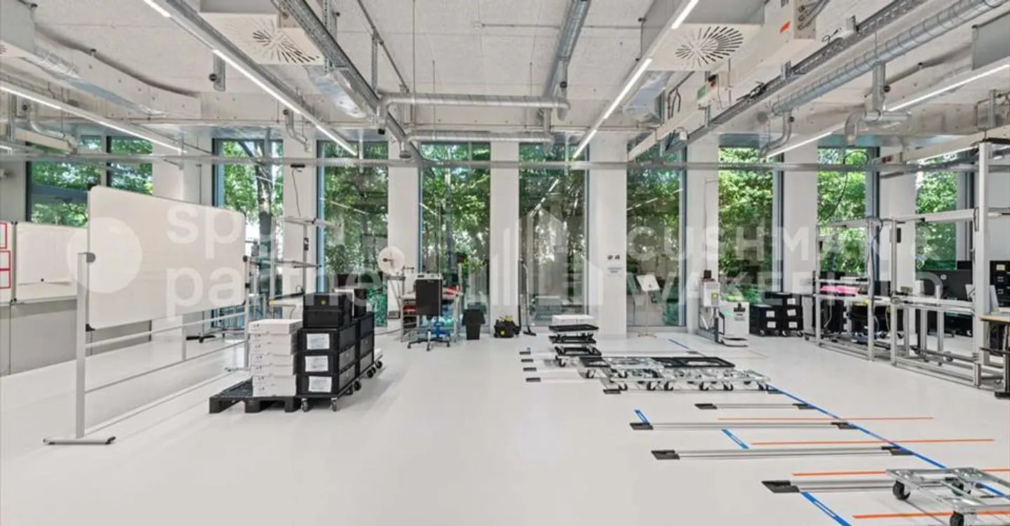 Ateliers High-Tech & Bureaux - Photo 2 sur 13