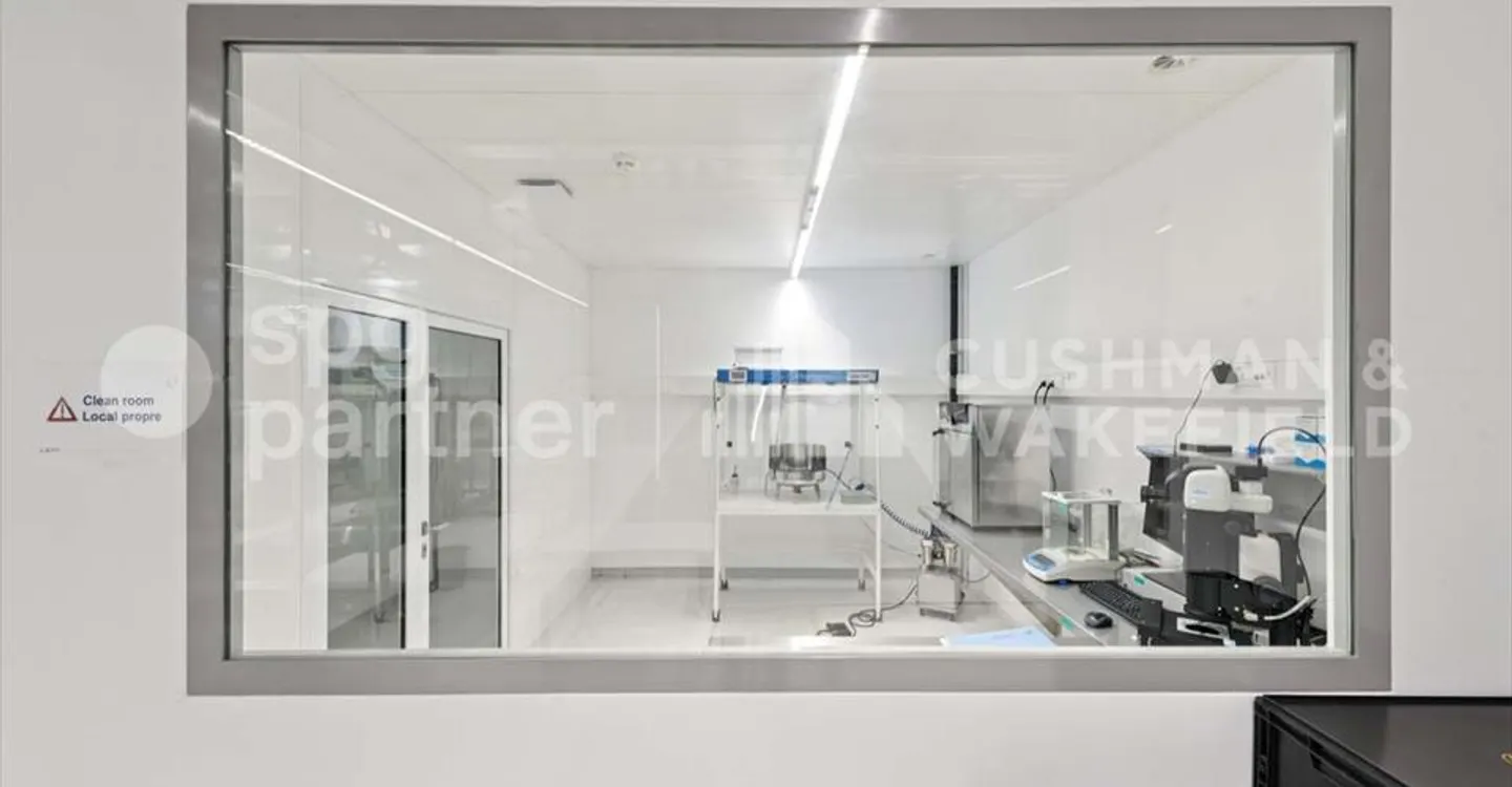 Ateliers High-Tech & Bureaux - Photo 12 sur 13
