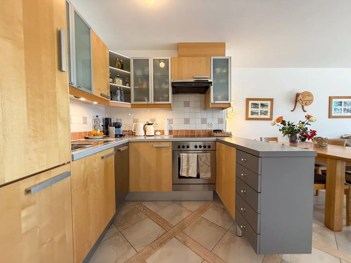 Appartamento luminoso esposto a sud con vista panoramica a Crans-Montana - Foto 8 di 13