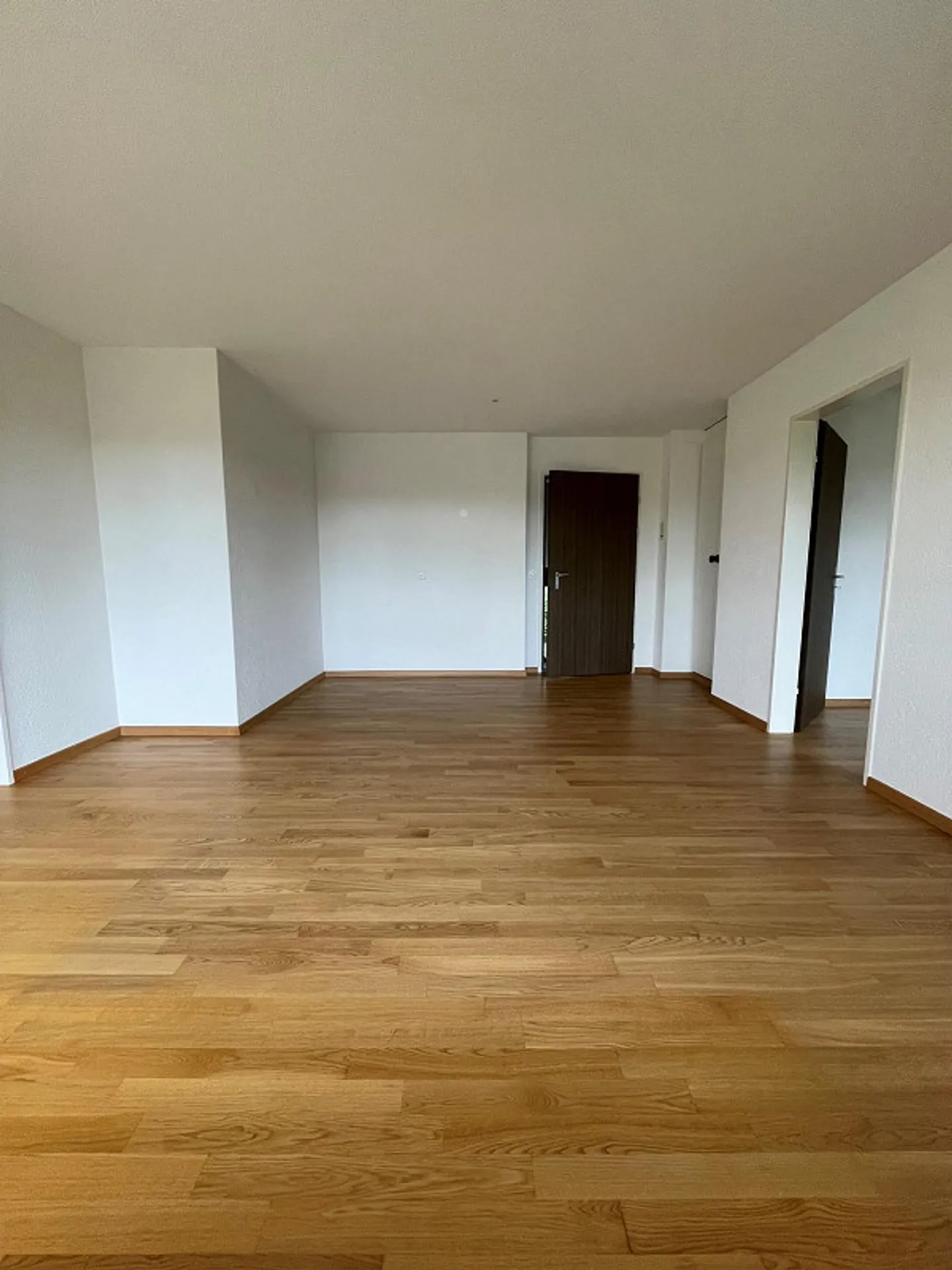 Gemütliche 2.5-Zimmerwohnung mit Balkon - Foto 3 von 8