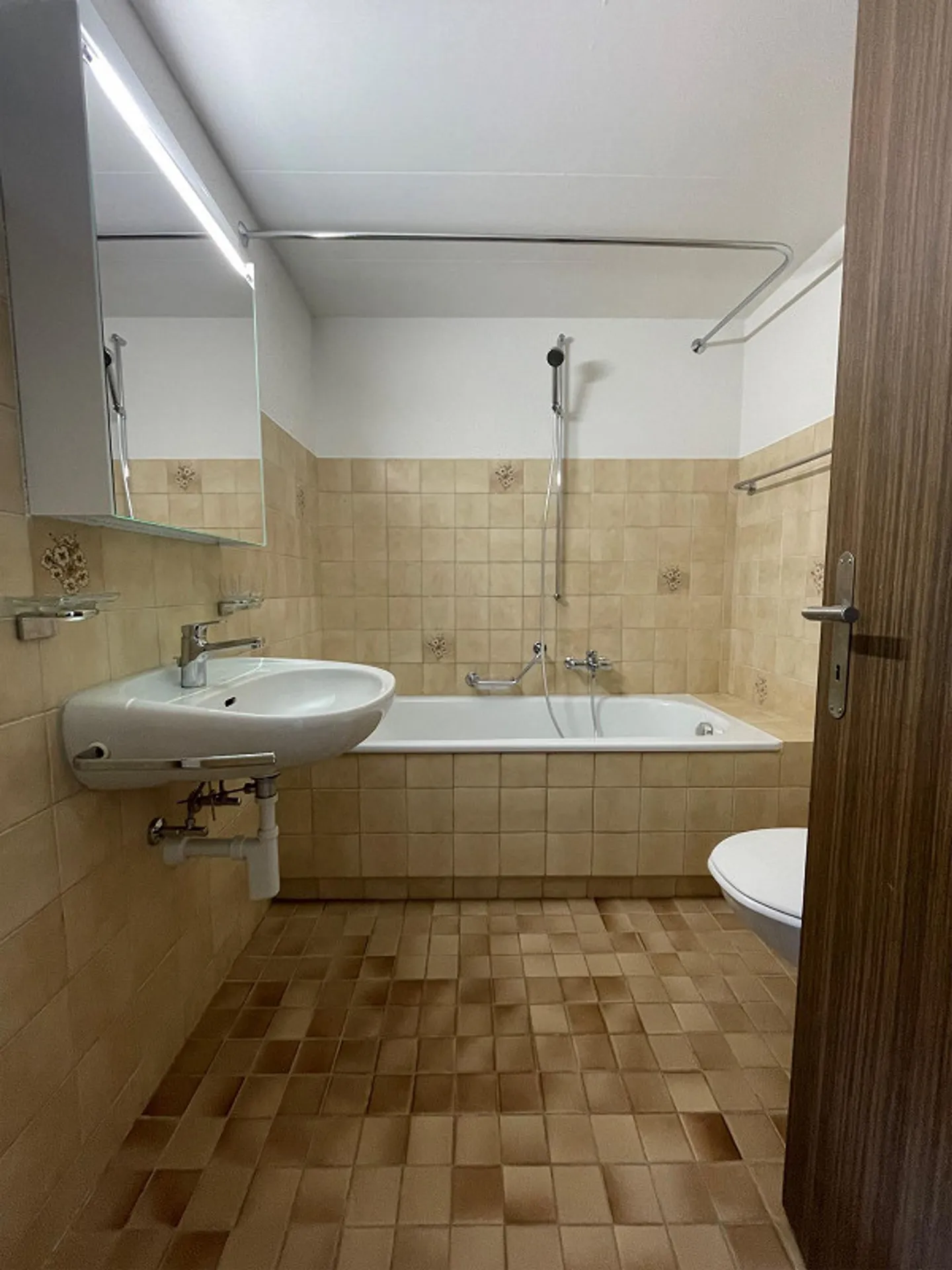 Gemütliche 2.5-Zimmerwohnung mit Balkon - Foto 5 von 8