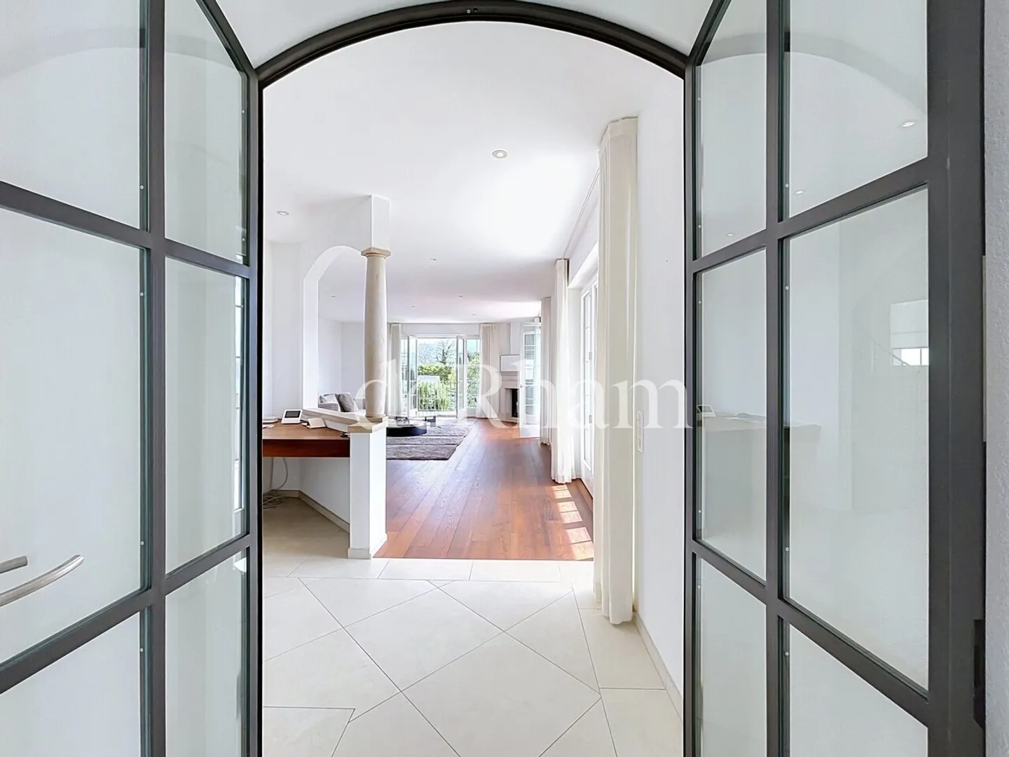 Splendide villa individuelle de 7.5 pièces avec vue imprenable! - Foto 2 von 13