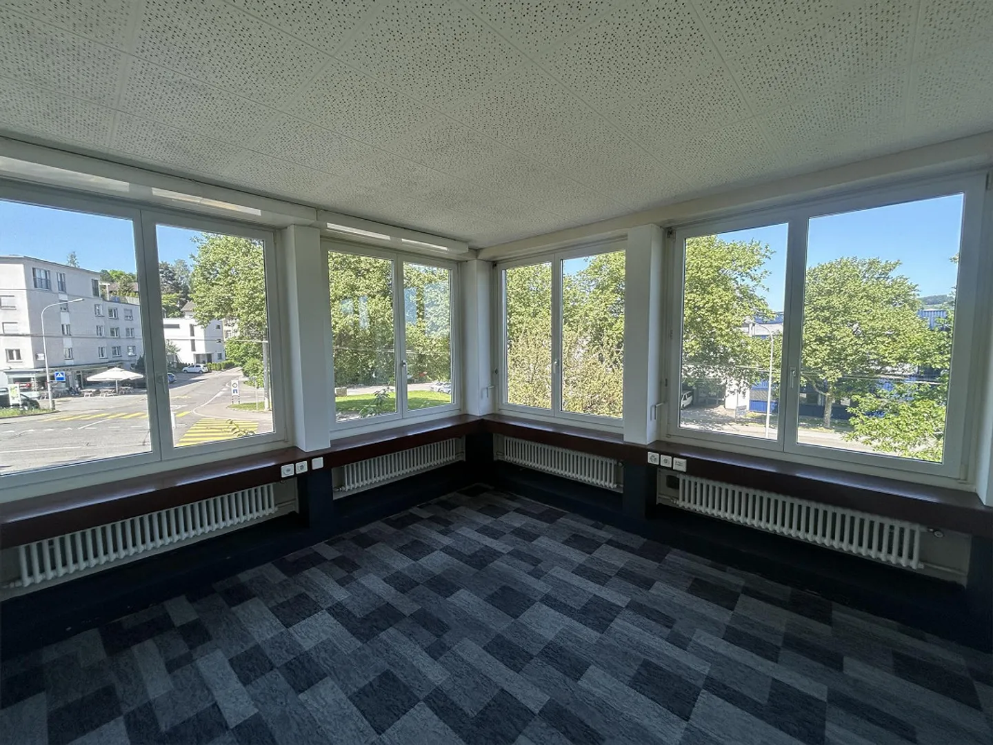 Bureau/atelier et espace de stockage St. Gallen-West - Photo 2 sur 5