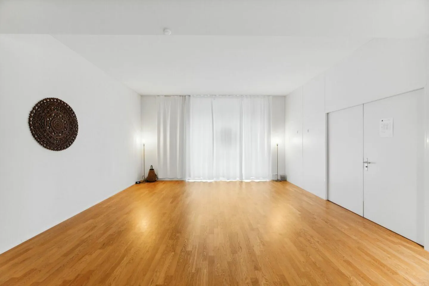 Ufficio luminoso | spazio atelier in affitto direttamente al rondò! - Foto 3 di 6