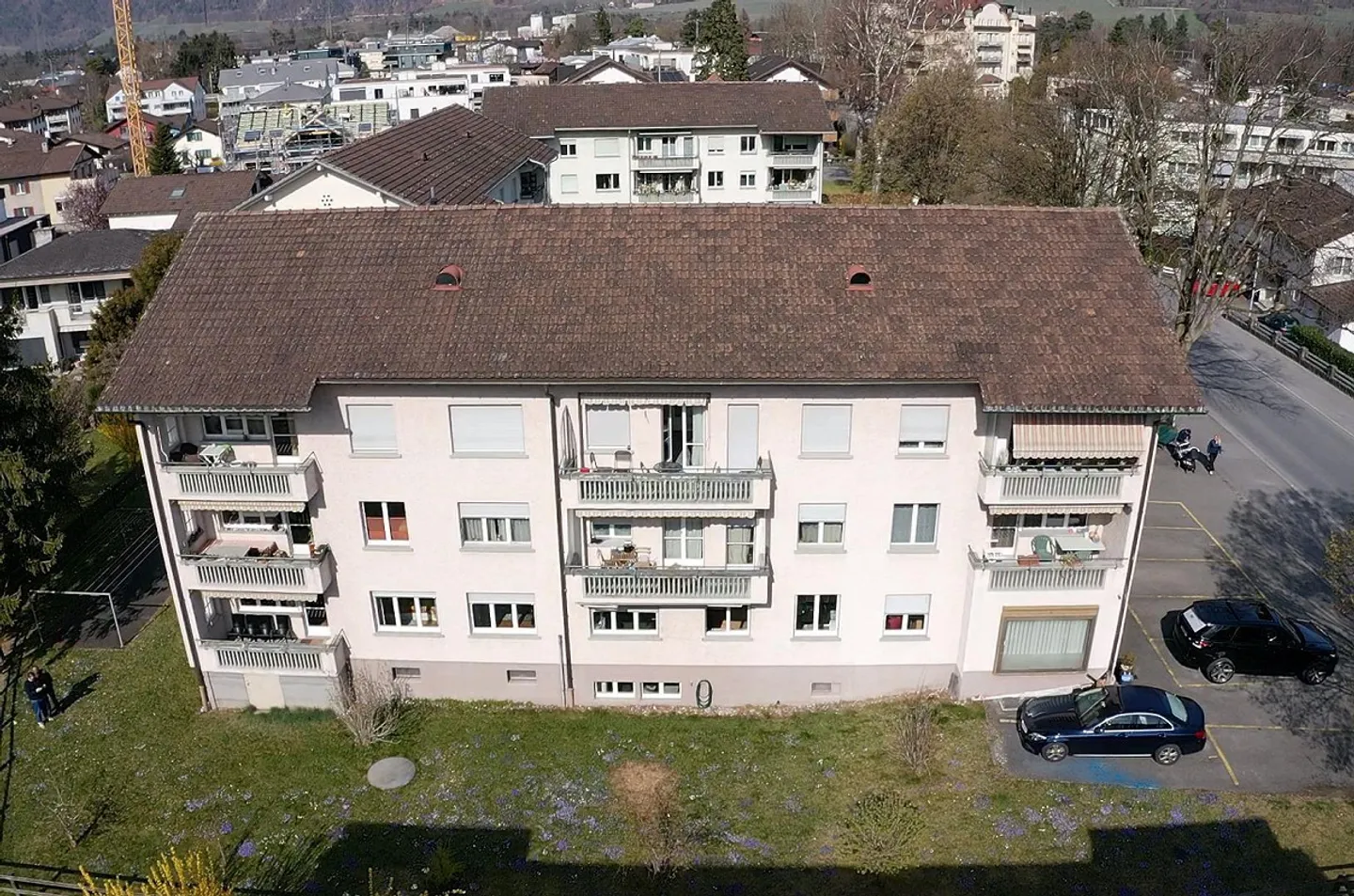 Multi-family house in prime location in Bad Ragaz with development potential - Photo 2 of 14
