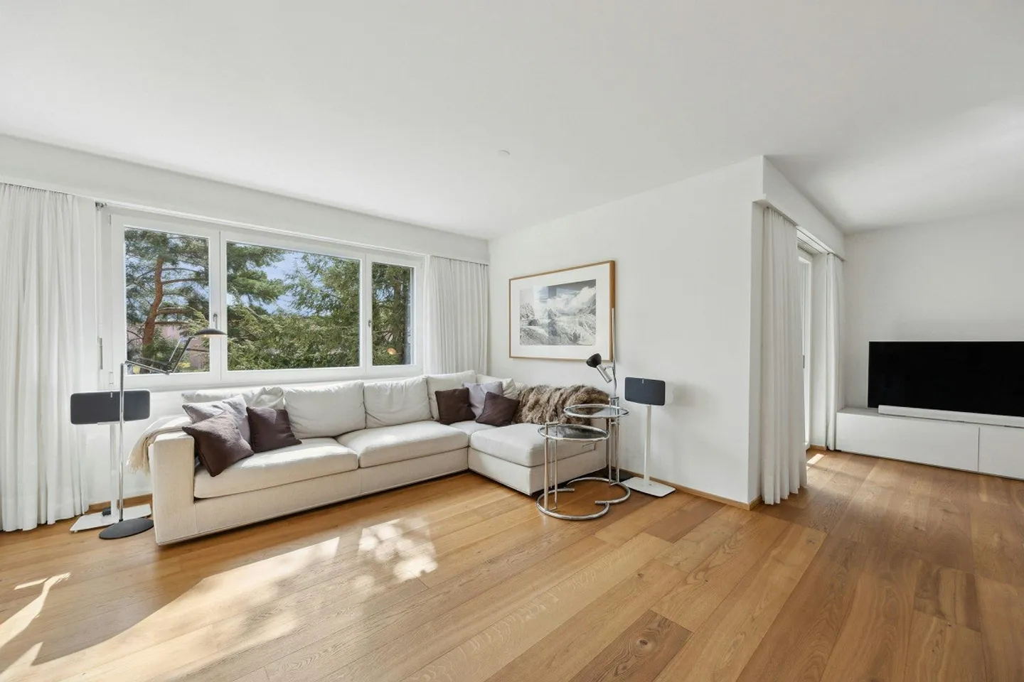 Familienparadies nahe Zürichsee - stilvolle 7½-Zimmer-Wohnung mit viel Platz und Spielmöglichkeiten - Foto 4 von 13