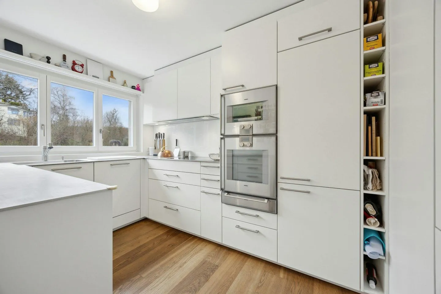 Familienparadies nahe Zürichsee - stilvolle 7½-Zimmer-Wohnung mit viel Platz und Spielmöglichkeiten - Foto 7 von 13