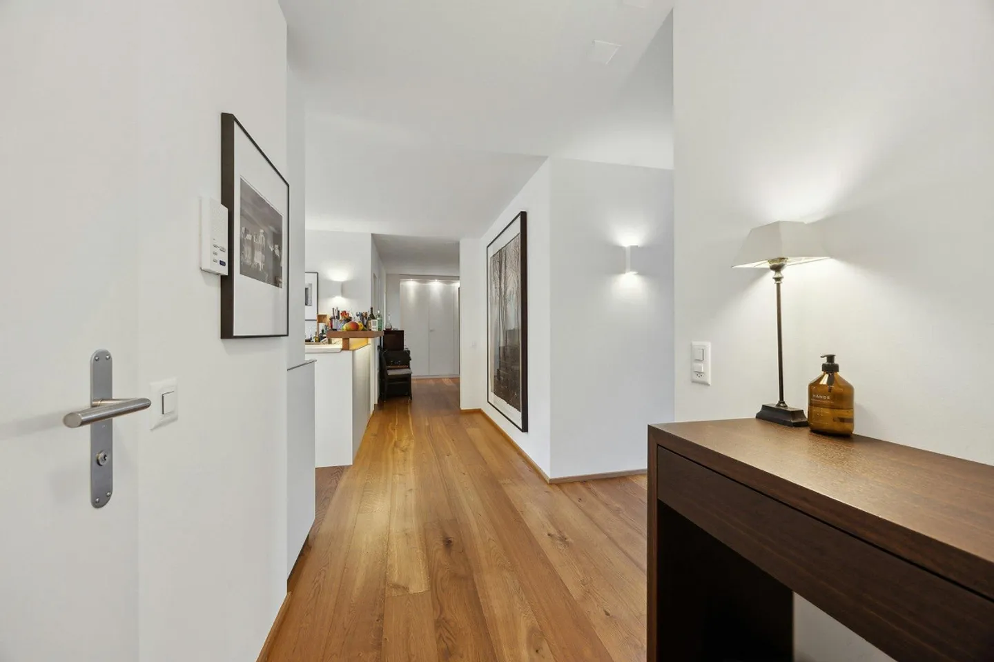 Familienparadies nahe Zürichsee - stilvolle 7½-Zimmer-Wohnung mit viel Platz und Spielmöglichkeiten - Foto 9 von 13