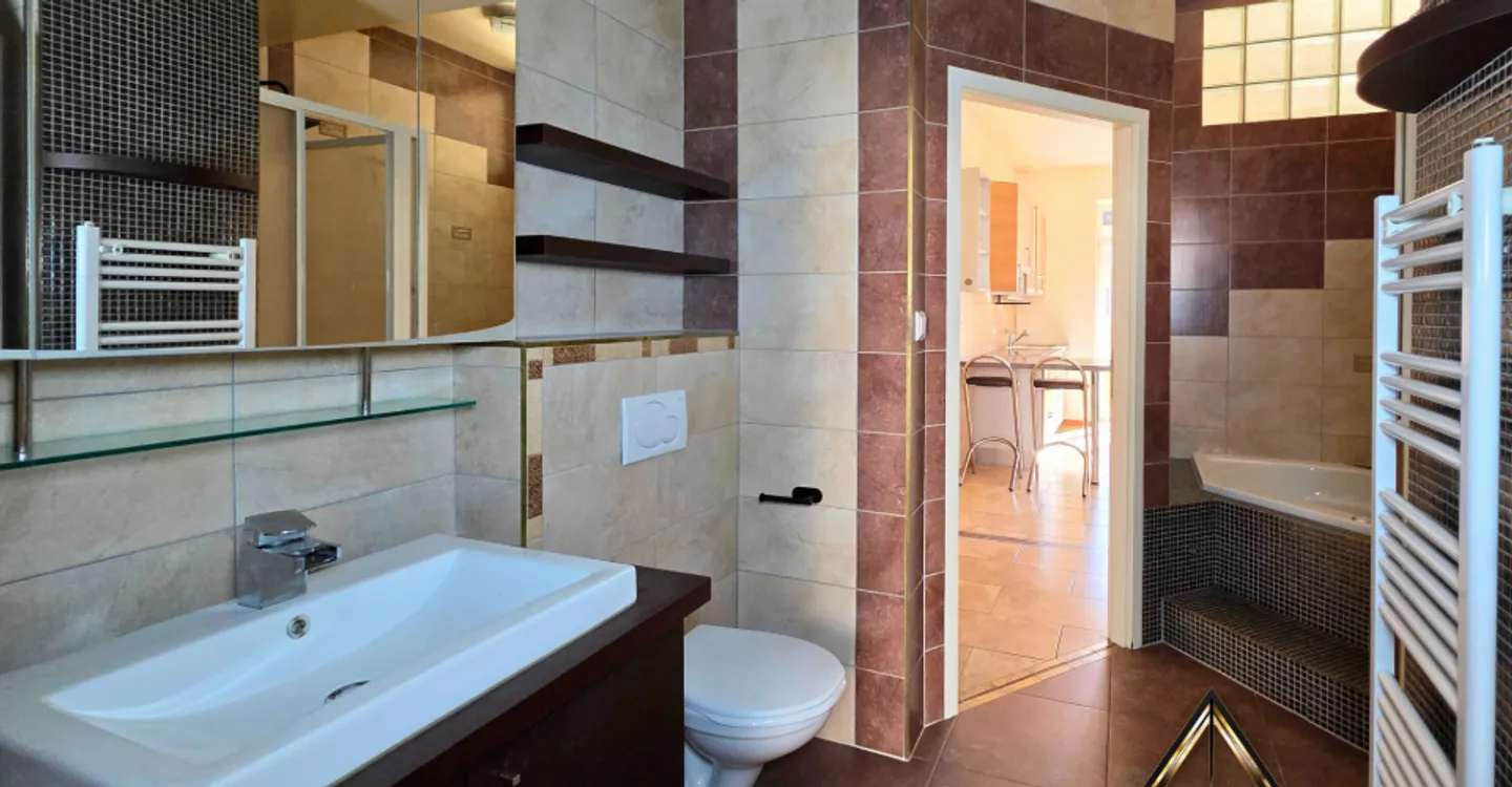 2 + 3.5 Rooms or 5.5 Rooms with Large Balcony? The Choice is Yours! - Photo 10 of 20