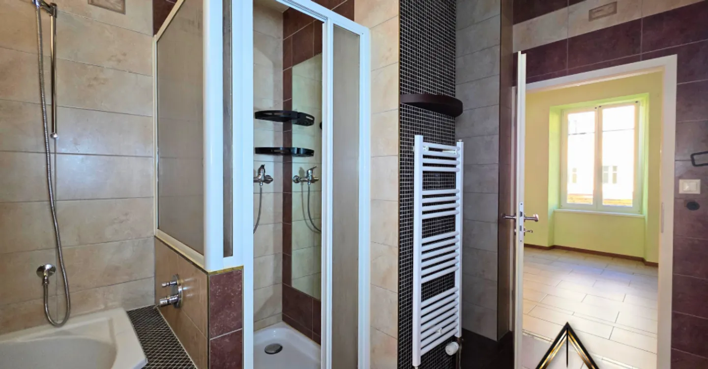 2 + 3.5 Rooms or 5.5 Rooms with Large Balcony? The Choice is Yours! - Photo 11 of 20