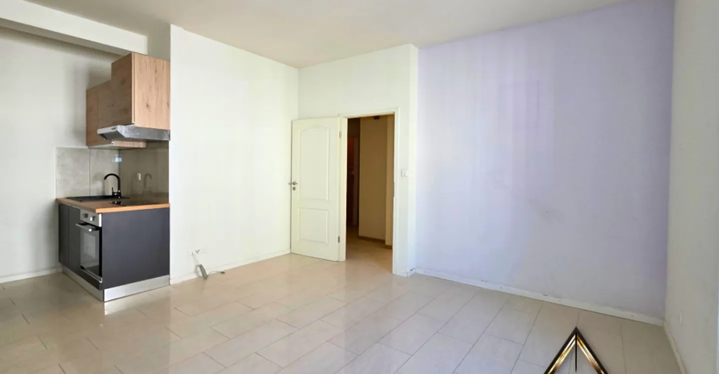 2 + 3.5 Rooms or 5.5 Rooms with Large Balcony? The Choice is Yours! - Photo 13 of 20