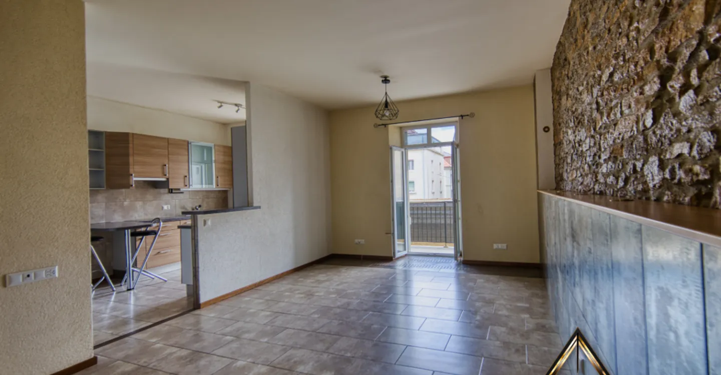 2 + 3.5 Rooms or 5.5 Rooms with Large Balcony? The Choice is Yours! - Photo 2 of 20